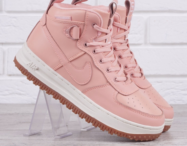 Кроссовки кожаные женские Nike Air Force 1 Watershield коралловые