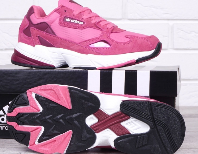 Кроссовки женские замшевые Adidas Falcon цвет Viva Magenta