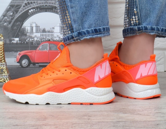 Кроссовки женские Nike Air Huarache Ultra Living Coral оранжевые с белым