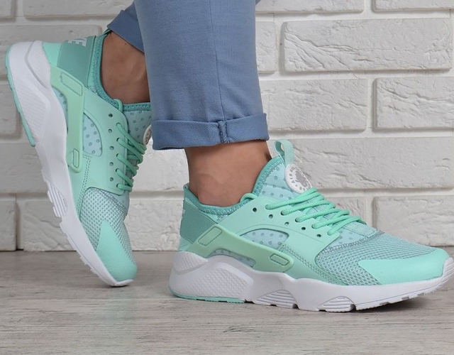 Кроссовки женские Nike Air Huarache Ultra mint мятные с белым