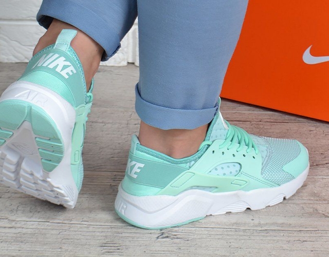 Кроссовки женские Nike Air Huarache Ultra mint мятные с белым