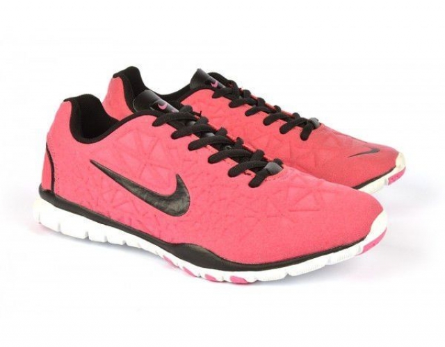 Кросівки жіночі Nike Free Tr Fit 3 рожеві