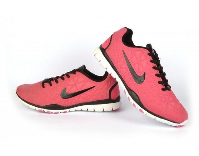 Кросівки жіночі Nike Free Tr Fit 3 рожеві