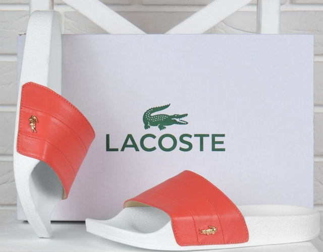 Шльопанці жіночі шкіряні Lacoste Living Coral коралові на білій підошві