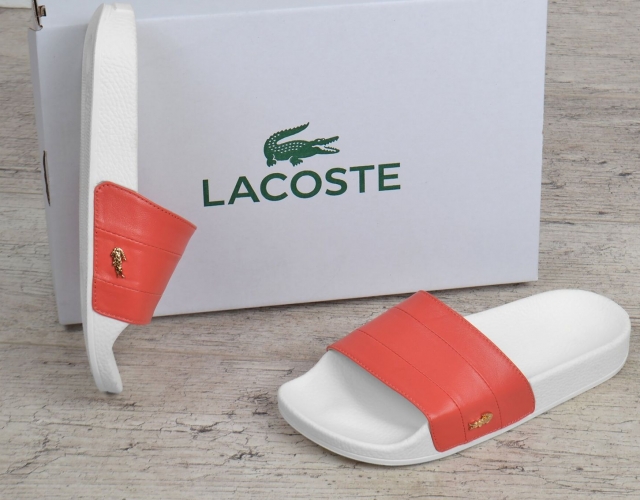 Шльопанці жіночі шкіряні Lacoste Living Coral коралові на білій підошві