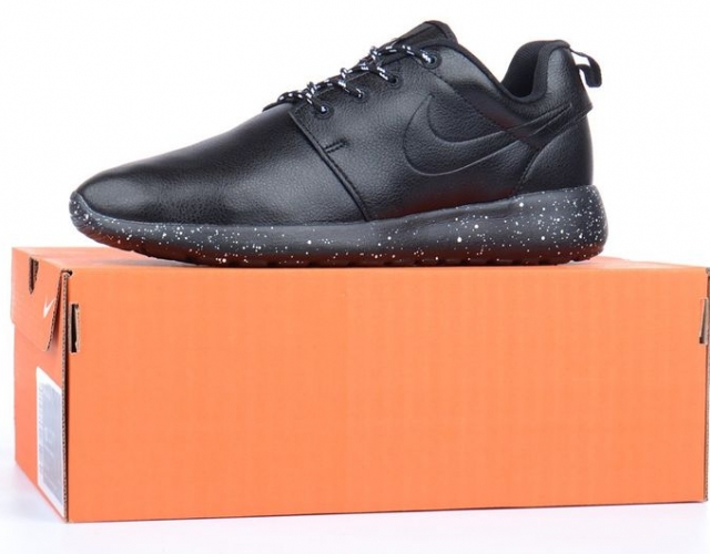 Кросівки чоловічі шкіряні Nike Roshe Run Oreo чорні