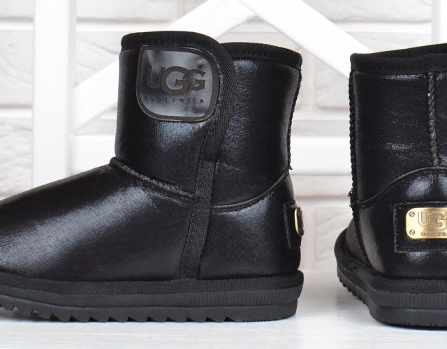 Уггі дитячі шкіряні UGG Australia чорні на липучці